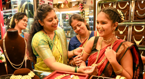 Gold Silver Price Today: MCX पर सोना और चांदी की कीमतों में गिरावट