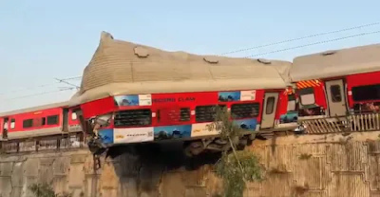 ऋषिकेश में उज्जैनी एक्सप्रेस के कोच पटरी से उतरने की घटना