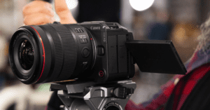 कैनन EOS R6 V लॉन्च