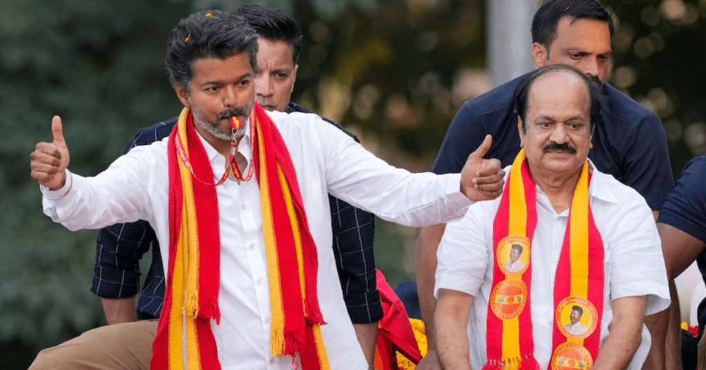 CM विजय फ्लोर टेस्ट से जुड़ी तस्वीर