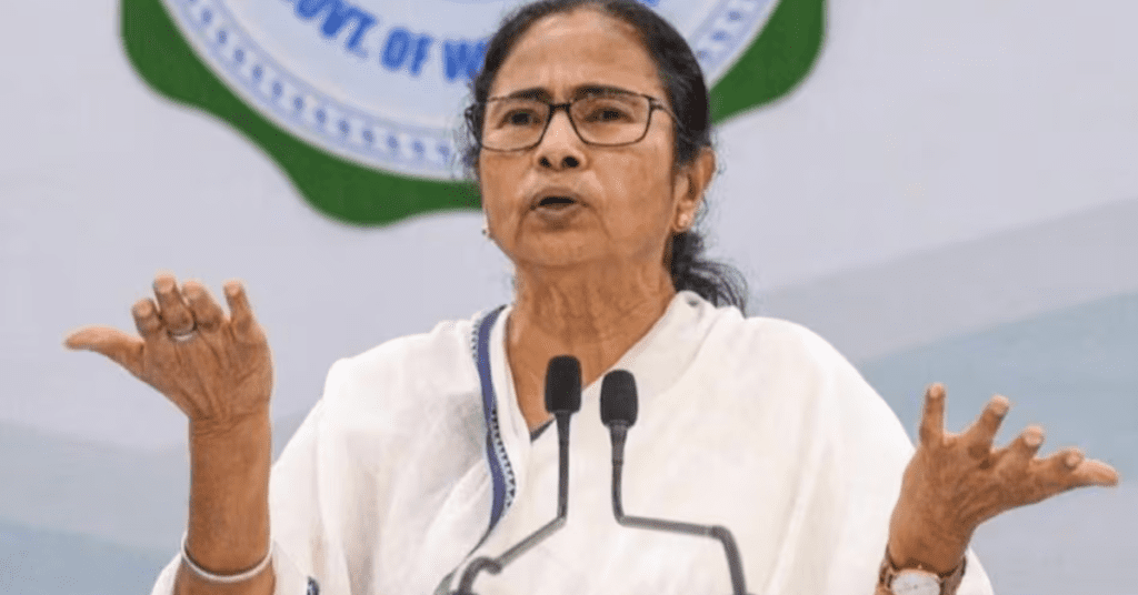 ममता बनर्जी TMC: 50 विधायकों के टूटने की अटकलों के बीच बड़ा राजनीतिक संकट