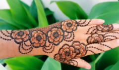 गुलाब मेहंदी डिज़ाइन